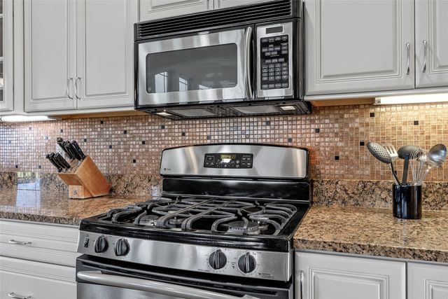 6090 Stags Leap Lane, Marion, IA 52302