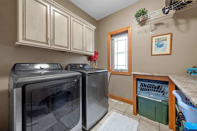 6090 Stags Leap Lane, Marion, IA 52302