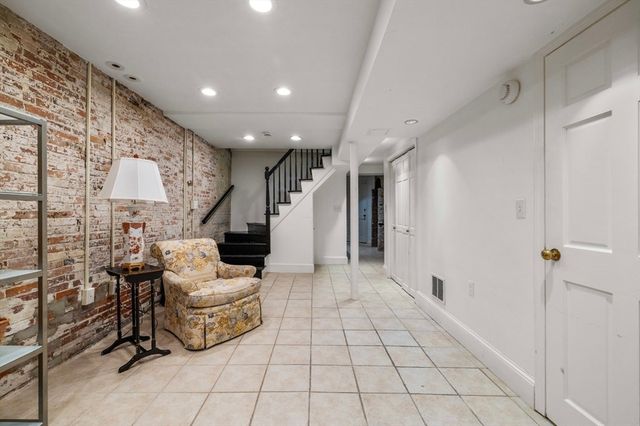 22 Joy Street, Boston, MA 02114