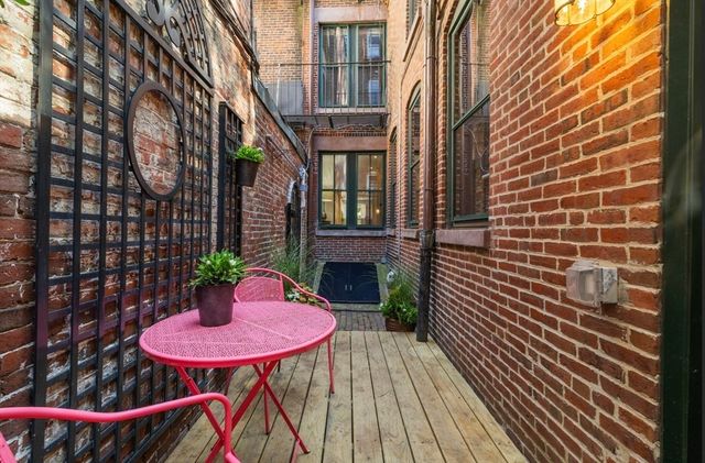 22 Joy Street, Boston, MA 02114