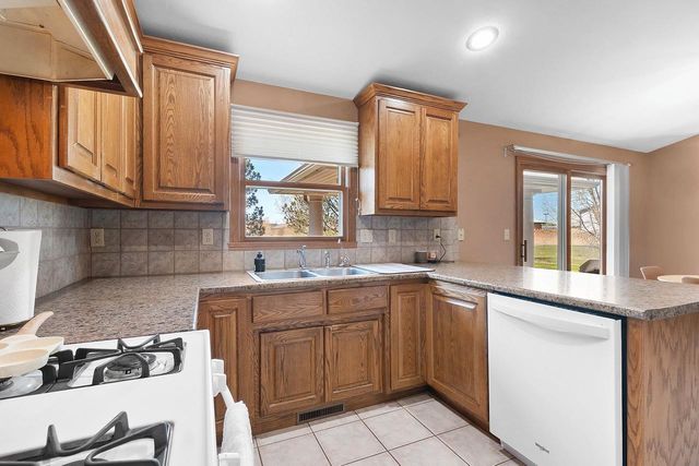 674 SWAN ROAD, De Pere, WI 54115