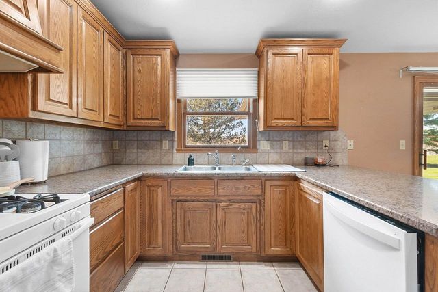 674 SWAN ROAD, De Pere, WI 54115
