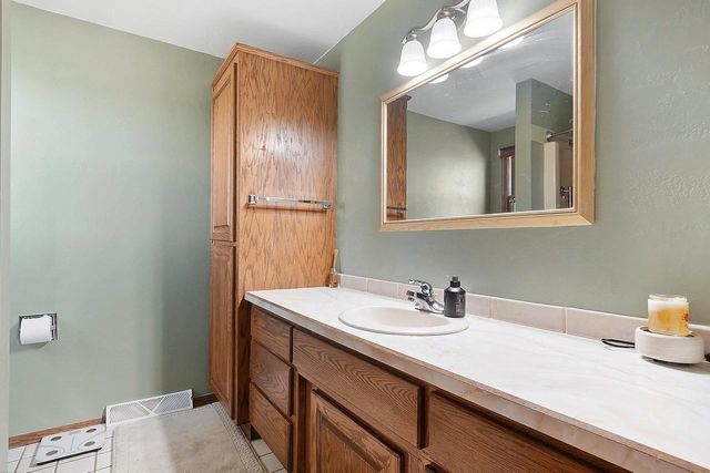 674 SWAN ROAD, De Pere, WI 54115