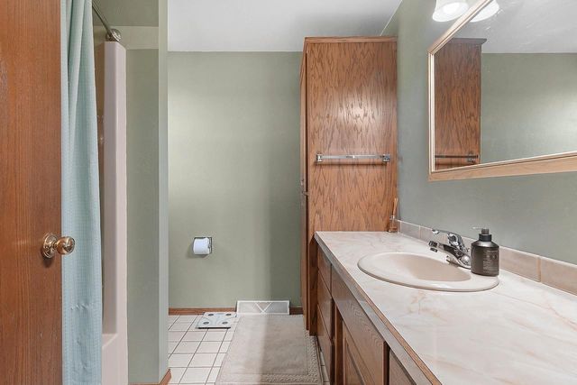 674 SWAN ROAD, De Pere, WI 54115