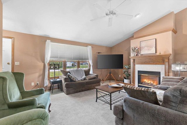 674 SWAN ROAD, De Pere, WI 54115