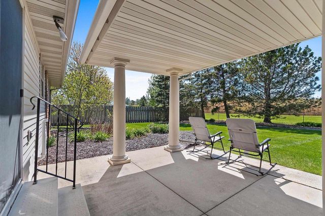 674 SWAN ROAD, De Pere, WI 54115