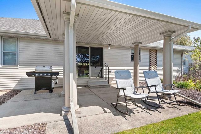 674 SWAN ROAD, De Pere, WI 54115