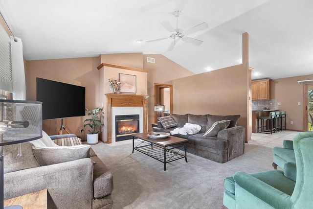 674 SWAN ROAD, De Pere, WI 54115