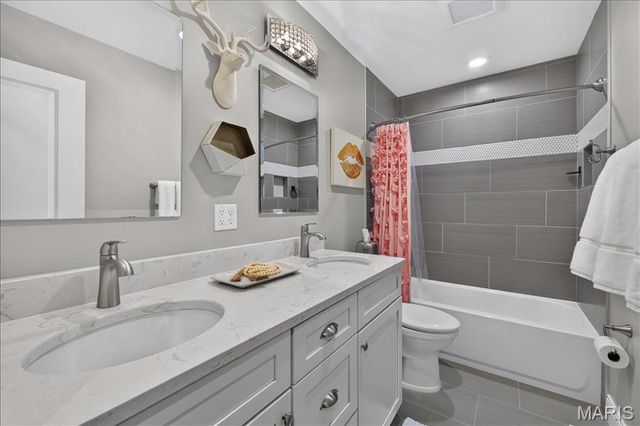 607 Packford Drive, Chesterfield, MO 63017