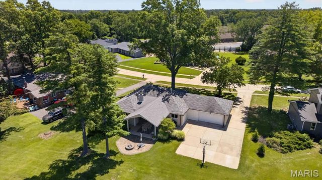 607 Packford Drive, Chesterfield, MO 63017