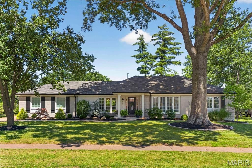 607 Packford Drive, Chesterfield, MO 63017