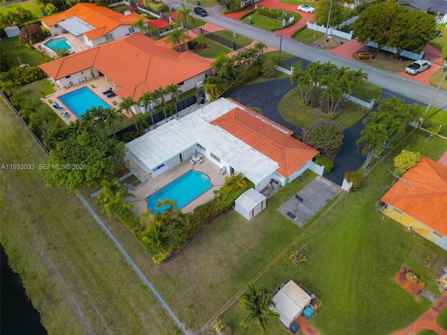 8490 Grand Canal Dr, Miami, FL 33144