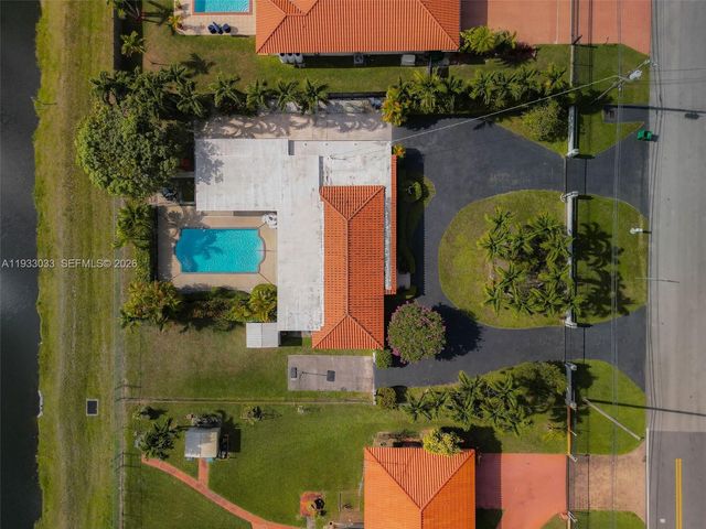 8490 Grand Canal Dr, Miami, FL 33144