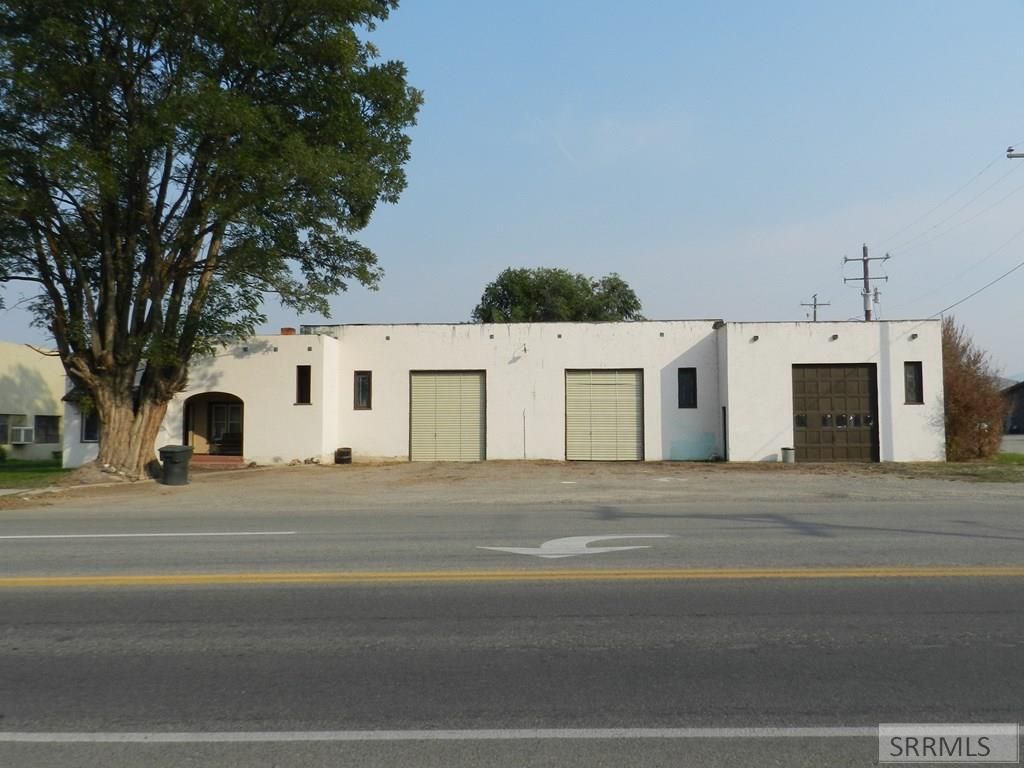 Image 2 of property listing at 104 S Challis Street, Salmon, ID 83467