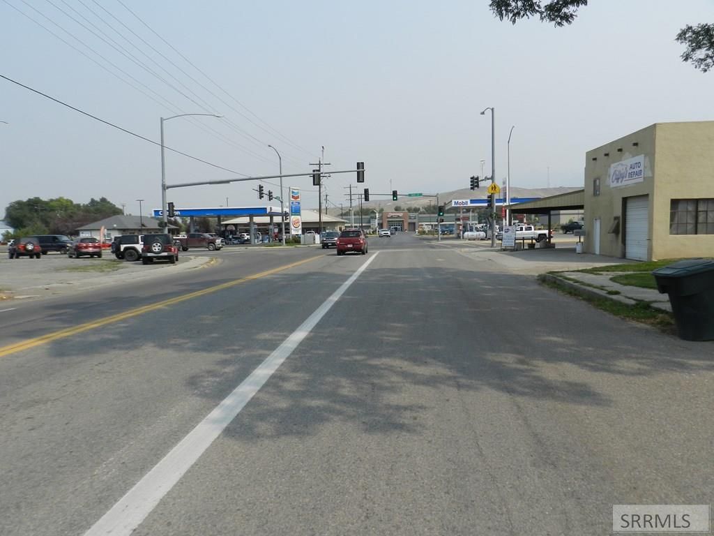 Image 3 of property listing at 104 S Challis Street, Salmon, ID 83467