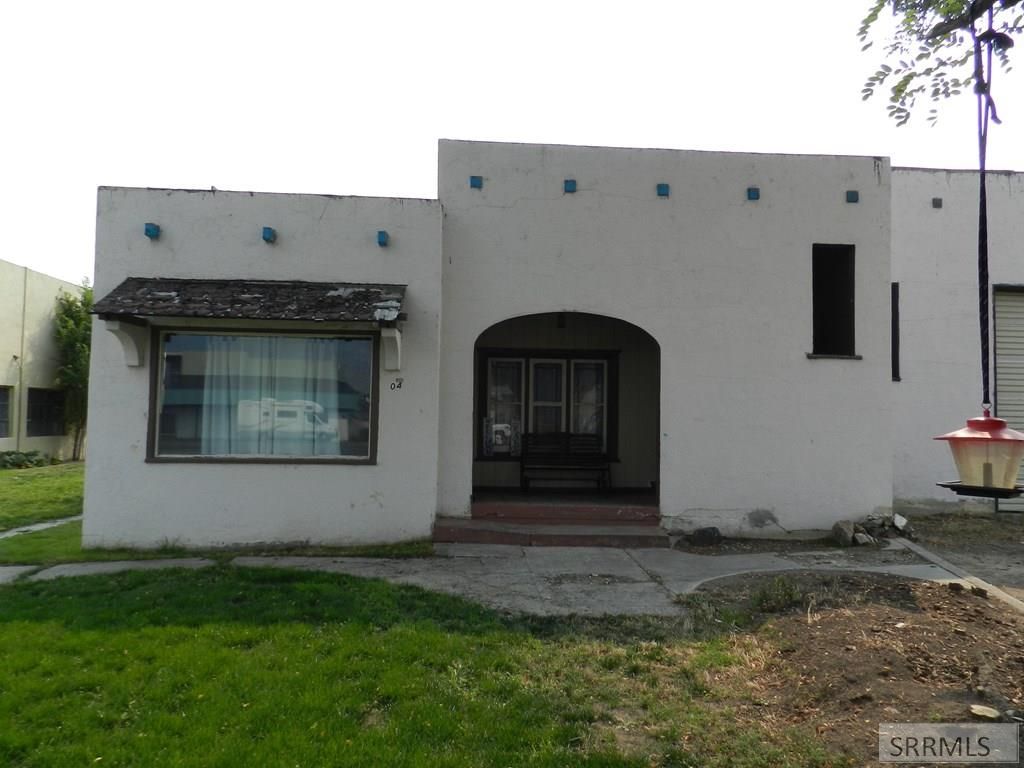 Image 5 of property listing at 104 S Challis Street, Salmon, ID 83467