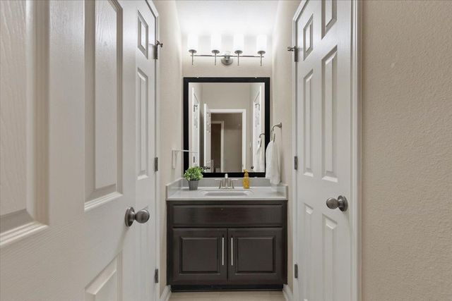 401 Spanish Mustang DR, Cedar Park, TX 78613
