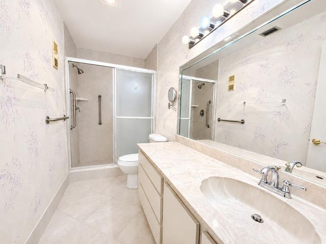 10592 Tropic Palm Avenue 202, Boynton Beach, FL 33437