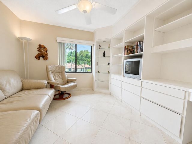 10592 Tropic Palm Avenue 202, Boynton Beach, FL 33437