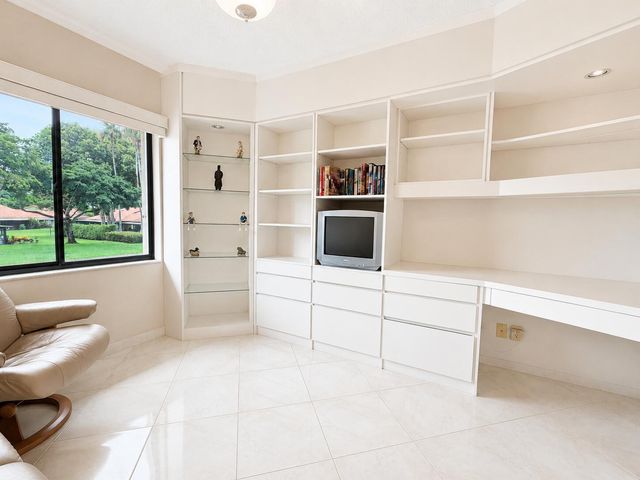 10592 Tropic Palm Avenue 202, Boynton Beach, FL 33437