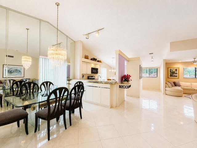 10592 Tropic Palm Avenue 202, Boynton Beach, FL 33437