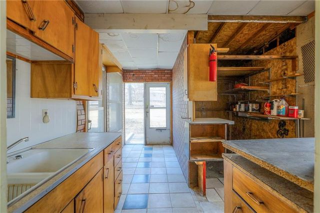 8428 James A Reed Road, Raytown, MO 64138