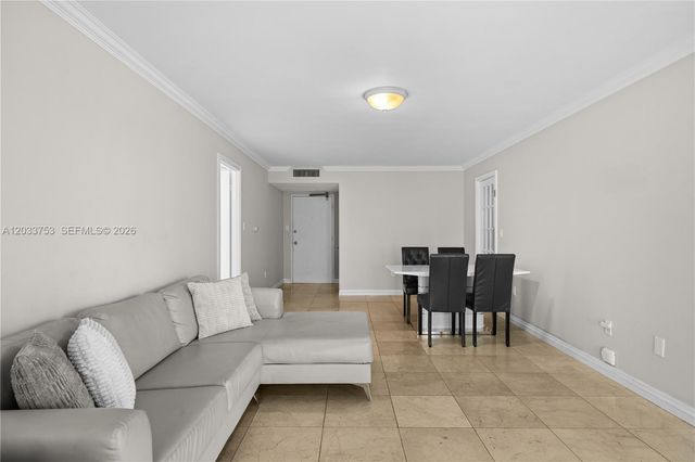18011 Biscayne Blvd 902, Aventura, FL 33160