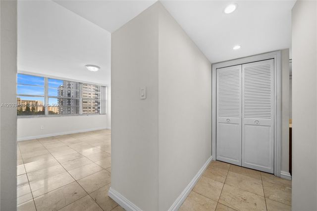 18011 Biscayne Blvd 902, Aventura, FL 33160