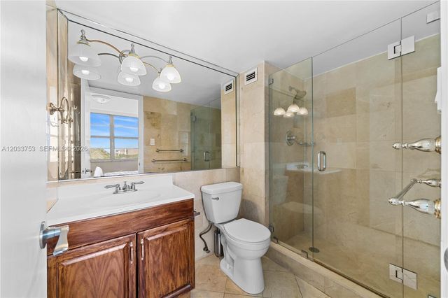 18011 Biscayne Blvd 902, Aventura, FL 33160