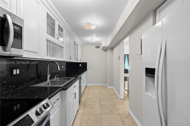18011 Biscayne Blvd 902, Aventura, FL 33160
