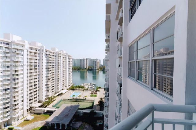 18011 Biscayne Blvd 902, Aventura, FL 33160