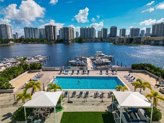 18011 Biscayne Blvd 902, Aventura, FL 33160
