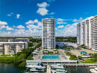 18011 Biscayne Blvd 902, Aventura, FL 33160