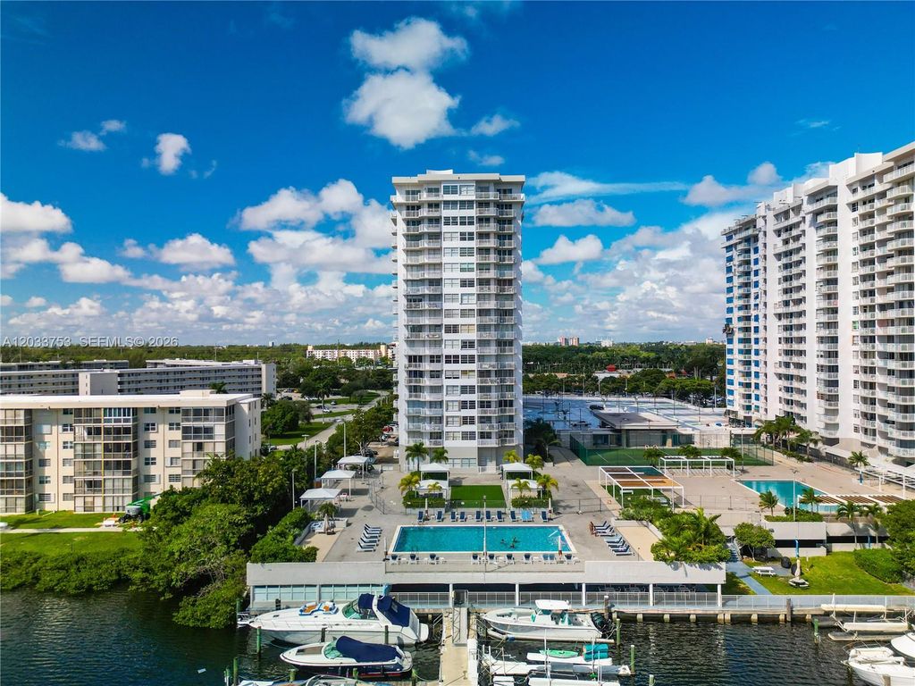 18011 Biscayne Blvd 902, Aventura, FL 33160