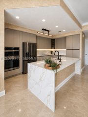 3225 NE 207th Ter, Aventura, FL 33180