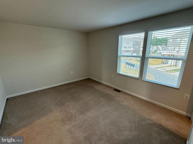 147 PRESIDENTS POINTE AVE, Ranson, WV 25438