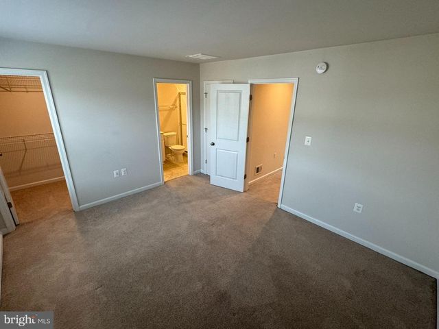 147 PRESIDENTS POINTE AVE, Ranson, WV 25438