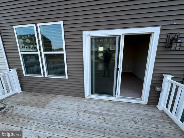 147 PRESIDENTS POINTE AVE, Ranson, WV 25438
