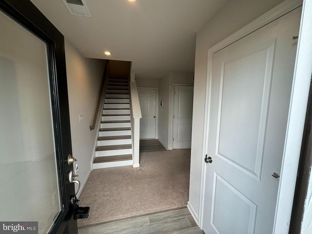147 PRESIDENTS POINTE AVE, Ranson, WV 25438