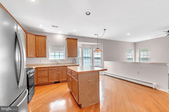 26 RAINFLOWER LA, West Windsor, NJ 08550