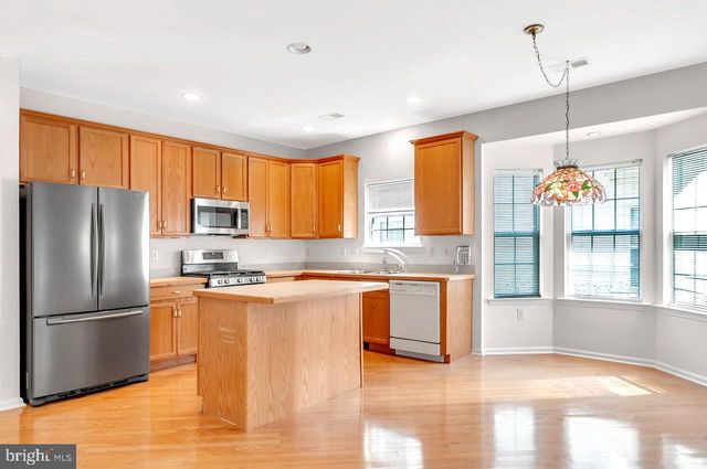 26 RAINFLOWER LA, West Windsor, NJ 08550