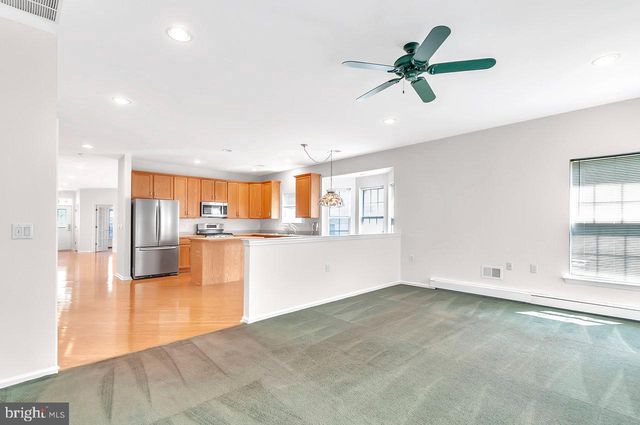 26 RAINFLOWER LA, West Windsor, NJ 08550