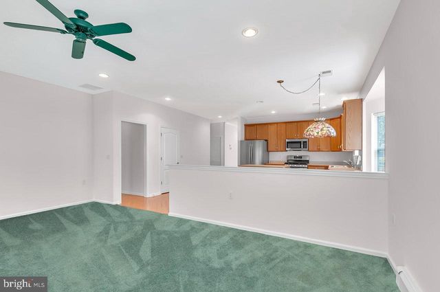 26 RAINFLOWER LA, West Windsor, NJ 08550