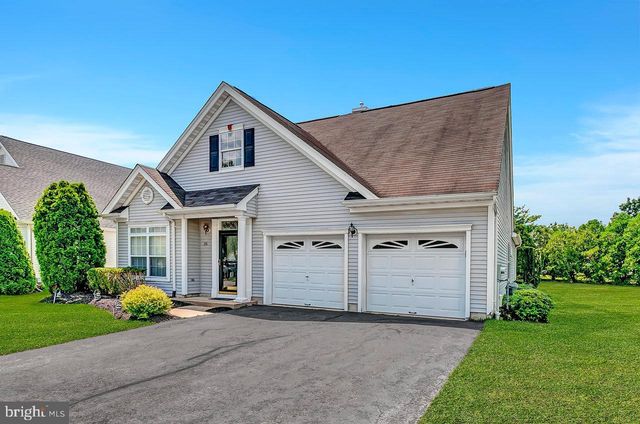 26 RAINFLOWER LA, West Windsor, NJ 08550