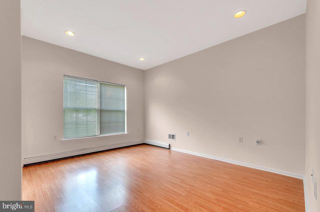 26 RAINFLOWER LA, West Windsor, NJ 08550