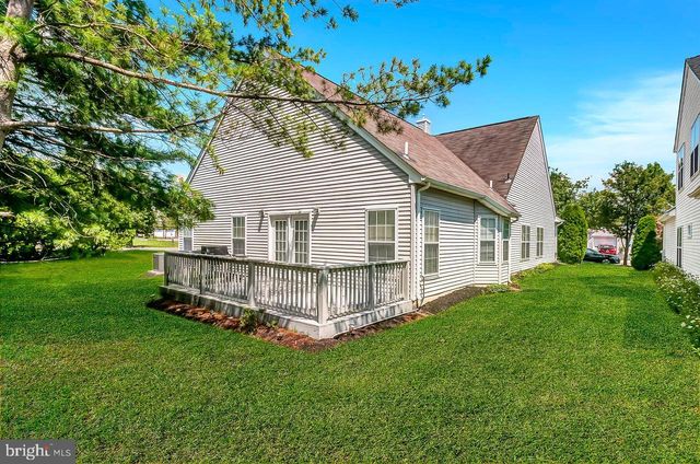 26 RAINFLOWER LA, West Windsor, NJ 08550