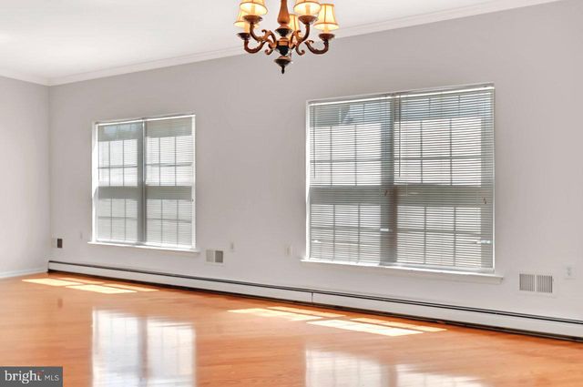 26 RAINFLOWER LA, West Windsor, NJ 08550