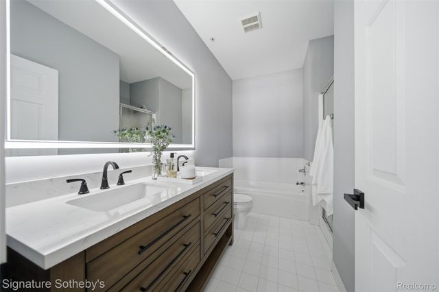 41614 Hamlet Lane 57, Novi, MI 48375