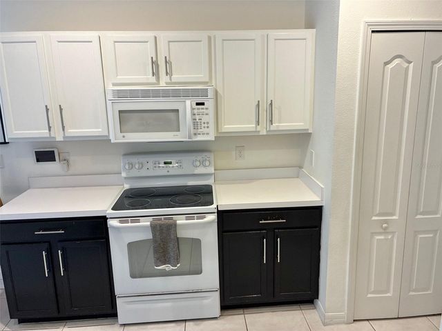 8026 CARRIAGE POINTE DRIVE, Gibsonton, FL 33534