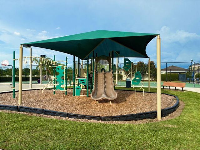 8026 CARRIAGE POINTE DRIVE, Gibsonton, FL 33534